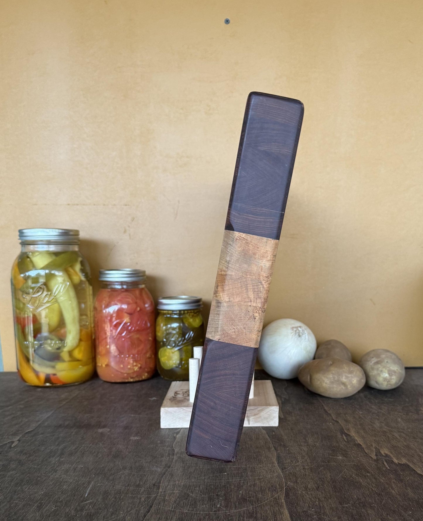 Cutting Board Holder - Adjustable (Cherry)