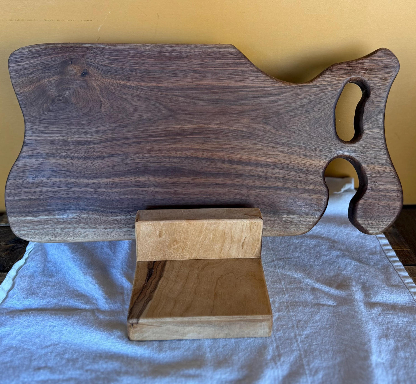 Charcuterie Board (Walnut)