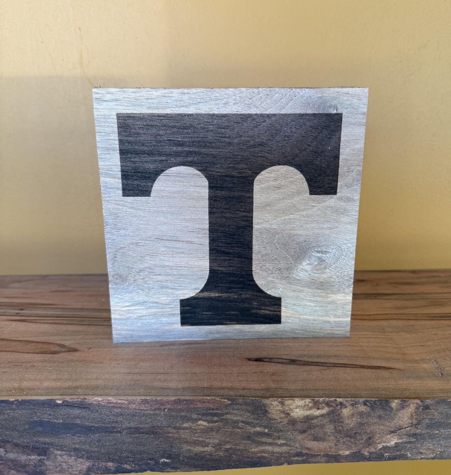 Tennessee Vols Shelf Sitter (Walnut)